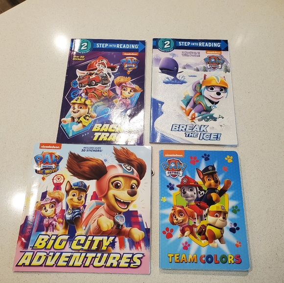 Paw Patrol book bundle - Picture 1 of 2